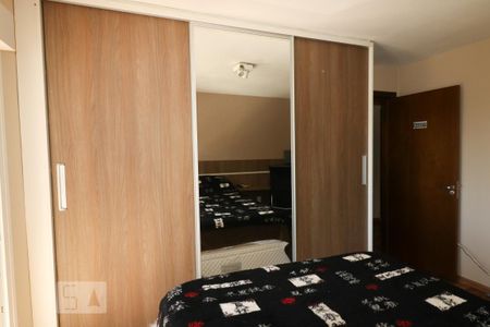 Casa à venda com 405m², 5 quartos e 4 vagas Casa à venda com 405m², 5 quartos e 4 vagasQuarto 2