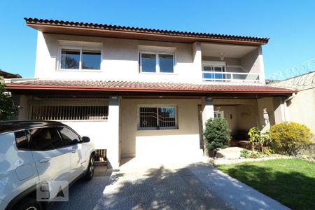 Casa à venda com 405m², 5 quartos e 4 vagas Casa à venda com 405m², 5 quartos e 4 vagasFachada