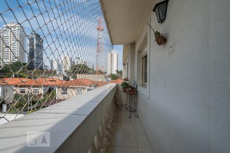 Apartamento à venda com 110m², 3 quartos e 1 vagaVaranda