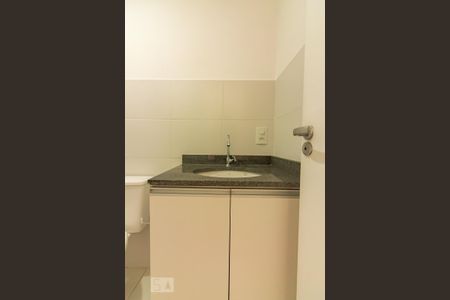 Banheiro de apartamento para alugar com 2 quartos, 52m² em Jardim Roberto, Osasco