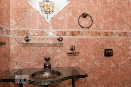 Lavabo de casa à venda com 3 quartos, 190m² em Mirandópolis, São Paulo