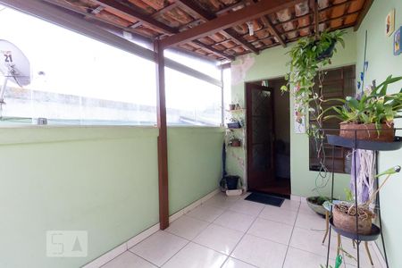 varanda de casa para alugar com 2 quartos, 230m² em Santa Monica, Belo Horizonte