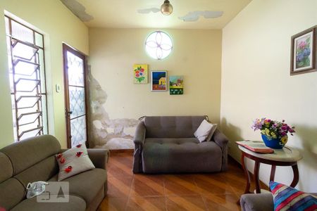 Sala de casa para alugar com 2 quartos, 230m² em Santa Monica, Belo Horizonte