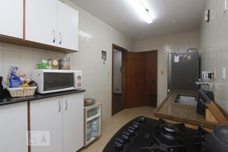 Apartamento à venda com 133m², 2 quartos e 1 vagaCOZINHA