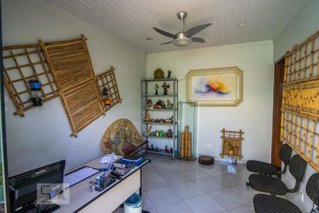 Casa à venda com 200m², 4 quartos e 3 vagasSala