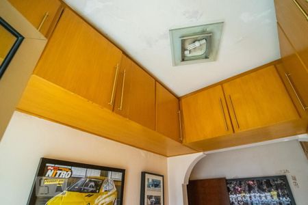 Casa à venda com 200m², 4 quartos e 3 vagasQuarto 2