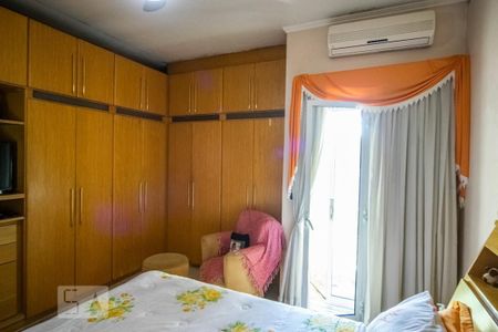 Casa à venda com 200m², 4 quartos e 3 vagasSuíte