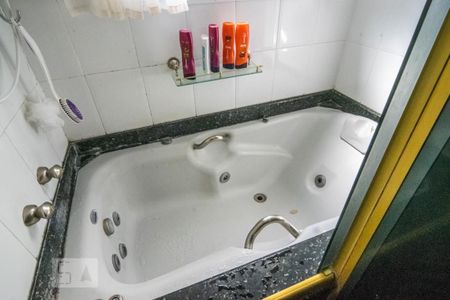 Casa à venda com 200m², 4 quartos e 3 vagasBanheiro da Suíte