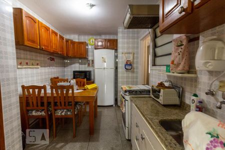 Apartamento à venda com 72m², 3 quartos e sem vagaCozinha