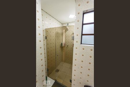 Banheiro de apartamento à venda com 1 quarto, 40m² em Vila Joao Pessoa, Porto Alegre