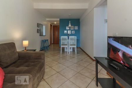 Sala de apartamento para alugar com 2 quartos, 75m² em Barra da Tijuca, Rio de Janeiro