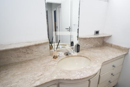 Banheiro de apartamento para alugar com 3 quartos, 103m² em Vila Uberabinha, São Paulo