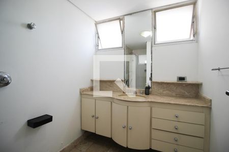 Banheiro de apartamento para alugar com 3 quartos, 103m² em Vila Uberabinha, São Paulo