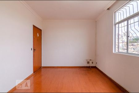 Sala de apartamento para alugar com 3 quartos, 60m² em Alípio de Melo, Belo Horizonte