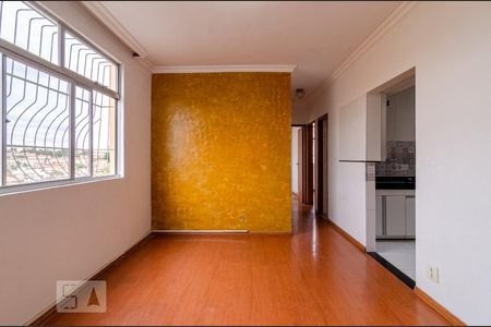 Sala de apartamento para alugar com 3 quartos, 60m² em Alípio de Melo, Belo Horizonte