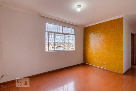 Sala de apartamento para alugar com 3 quartos, 60m² em Alípio de Melo, Belo Horizonte