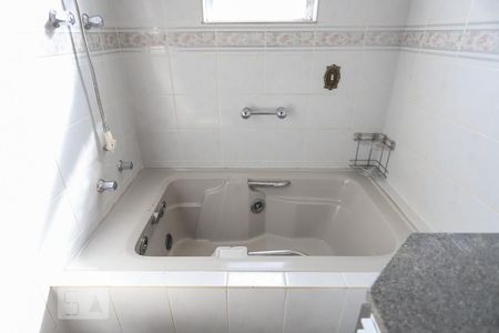 Casa para alugar com 350m², 3 quartos e 3 vagasBanheiro Social