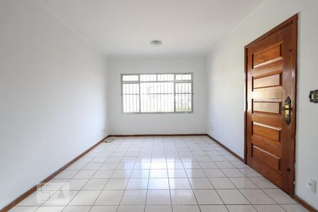 Sala de casa para alugar com 3 quartos, 350m² em Vila Carbone, São Paulo
