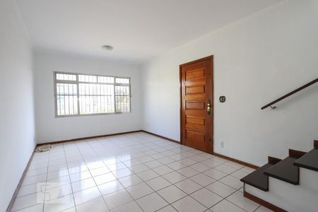 Sala de casa para alugar com 3 quartos, 350m² em Vila Carbone, São Paulo