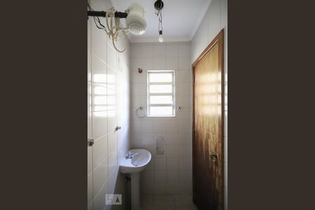 Casa para alugar com 350m², 3 quartos e 3 vagasBanheiro de Serviço