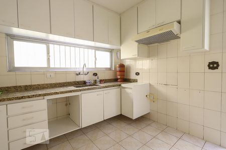 Casa para alugar com 350m², 3 quartos e 3 vagasCozinha