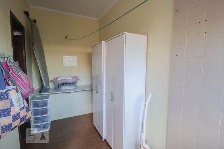 Casa à venda com 300m², 3 quartos e 4 vagas Casa à venda com 300m², 3 quartos e 4 vagasÁrea de Serviço