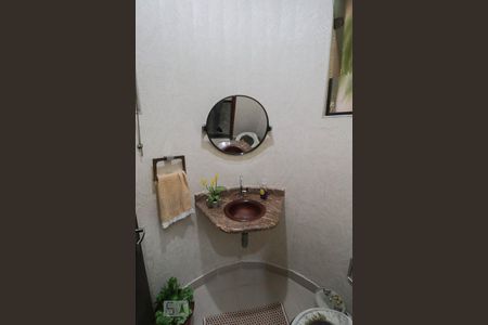 Casa à venda com 300m², 3 quartos e 4 vagas Casa à venda com 300m², 3 quartos e 4 vagasLavabo