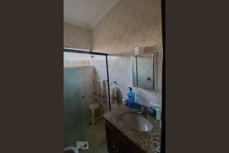 Casa à venda com 300m², 3 quartos e 4 vagas Casa à venda com 300m², 3 quartos e 4 vagasBanheiro da Suíte