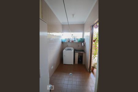 Casa à venda com 300m², 3 quartos e 4 vagas Casa à venda com 300m², 3 quartos e 4 vagasÁrea de Serviço