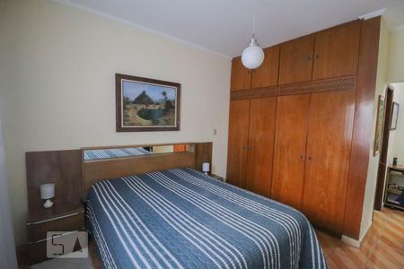 Casa à venda com 300m², 3 quartos e 4 vagas Casa à venda com 300m², 3 quartos e 4 vagasSuíte