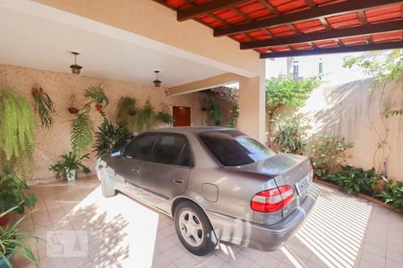 Casa à venda com 300m², 3 quartos e 4 vagas Casa à venda com 300m², 3 quartos e 4 vagasGaragem