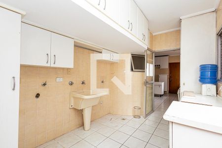 Apartamento para alugar com 240m², 4 quartos e 3 vagas Apartamento para alugar com 240m², 4 quartos e 3 vagasÁrea de Serviço