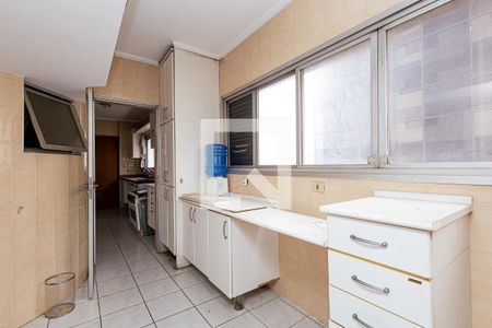 Apartamento para alugar com 240m², 4 quartos e 3 vagas Apartamento para alugar com 240m², 4 quartos e 3 vagasÁrea de Serviço