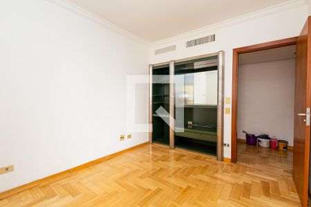 Apartamento para alugar com 240m², 4 quartos e 3 vagas Apartamento para alugar com 240m², 4 quartos e 3 vagasQuarto 4