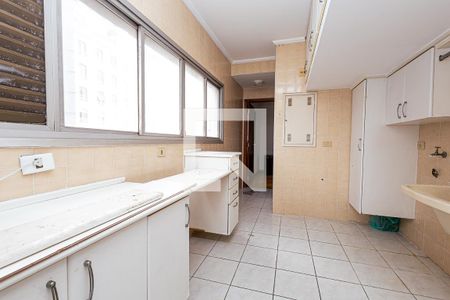 Apartamento para alugar com 240m², 4 quartos e 3 vagas Apartamento para alugar com 240m², 4 quartos e 3 vagasÁrea de Serviço