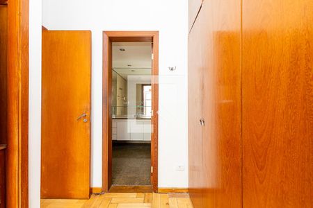 Apartamento para alugar com 240m², 4 quartos e 3 vagas Apartamento para alugar com 240m², 4 quartos e 3 vagasCloset da suíte 1