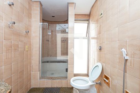 Apartamento para alugar com 240m², 4 quartos e 3 vagas Apartamento para alugar com 240m², 4 quartos e 3 vagasBanheiro da Suíte 2