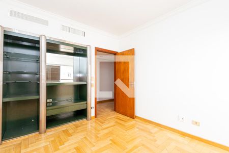 Apartamento para alugar com 240m², 4 quartos e 3 vagas Apartamento para alugar com 240m², 4 quartos e 3 vagasQuarto 4