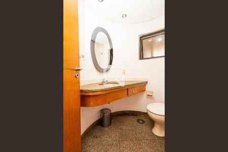 Apartamento para alugar com 240m², 4 quartos e 3 vagas Apartamento para alugar com 240m², 4 quartos e 3 vagasLavabo