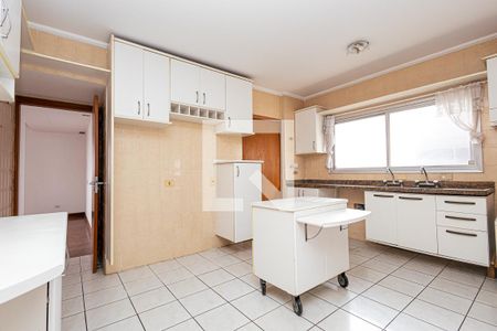 Apartamento para alugar com 240m², 4 quartos e 3 vagas Apartamento para alugar com 240m², 4 quartos e 3 vagasCozinha