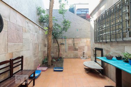 Casa para alugar com 150m², 3 quartos e 2 vagas Casa para alugar com 150m², 3 quartos e 2 vagasQuintal