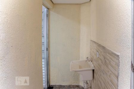 Área de Serviço de casa para alugar com 2 quartos, 65m² em Jardim Casa Pintada, São Paulo