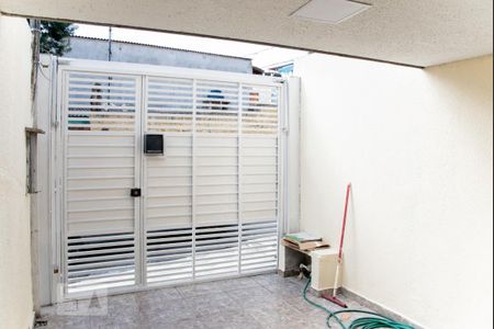 Garagem de casa para alugar com 2 quartos, 65m² em Jardim Casa Pintada, São Paulo