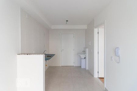 Sala/Cozinha de apartamento para alugar com 1 quarto, 29m² em Vila Penteado, São Paulo