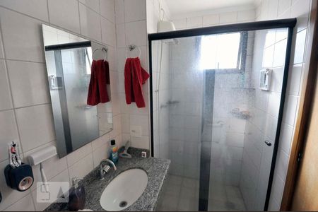 Banheiro Social de apartamento para alugar com 2 quartos, 58m² em Jardim Ester, São Paulo