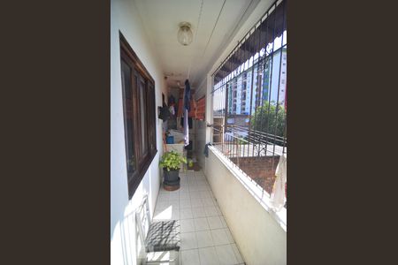 Casa à venda com 100m², 3 quartos e 2 vagasÁrea de serviço