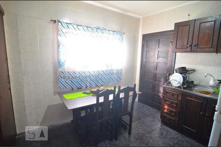 Casa à venda com 100m², 3 quartos e 2 vagasCozinha