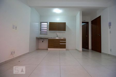 Sala e cozinha de kitnet/studio para alugar com 1 quarto, 53m² em Saco dos Limões, Florianópolis