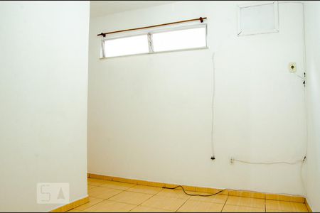 Quarto 2 de casa para alugar com 3 quartos, 120m² em Marechal Hermes, Rio de Janeiro