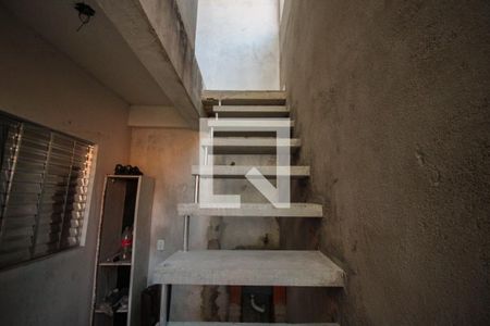 Casa para alugar com 50m², 1 quarto e sem vaga Casa para alugar com 50m², 1 quarto e sem vagaEscada
